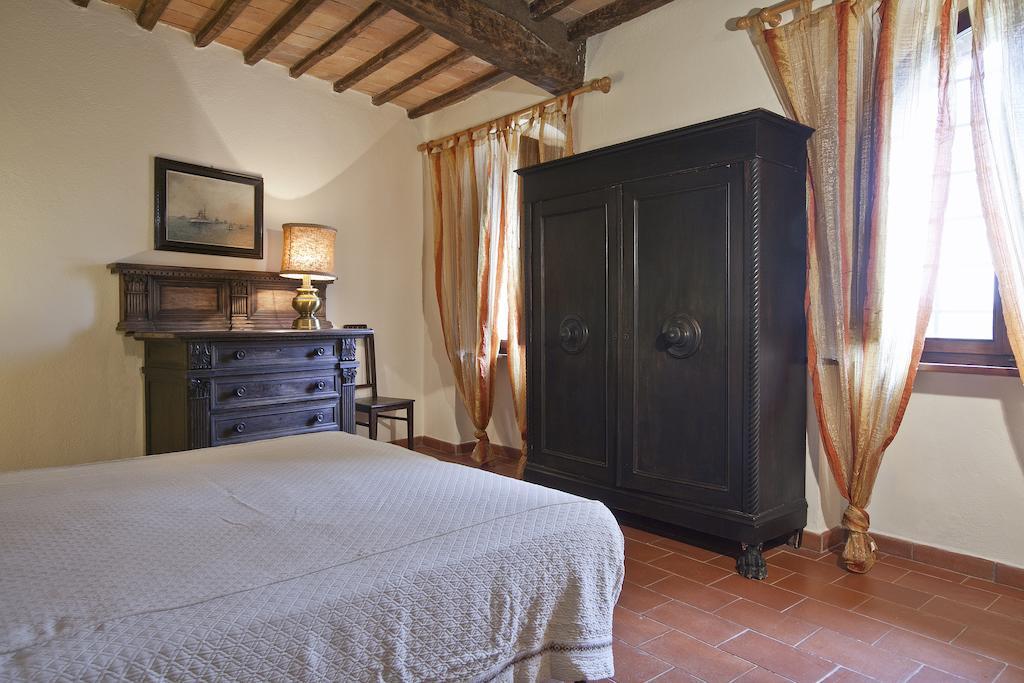 Agriturismo il Torrione Lecchi Camera foto