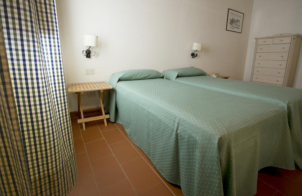 Agriturismo il Torrione Lecchi Camera foto