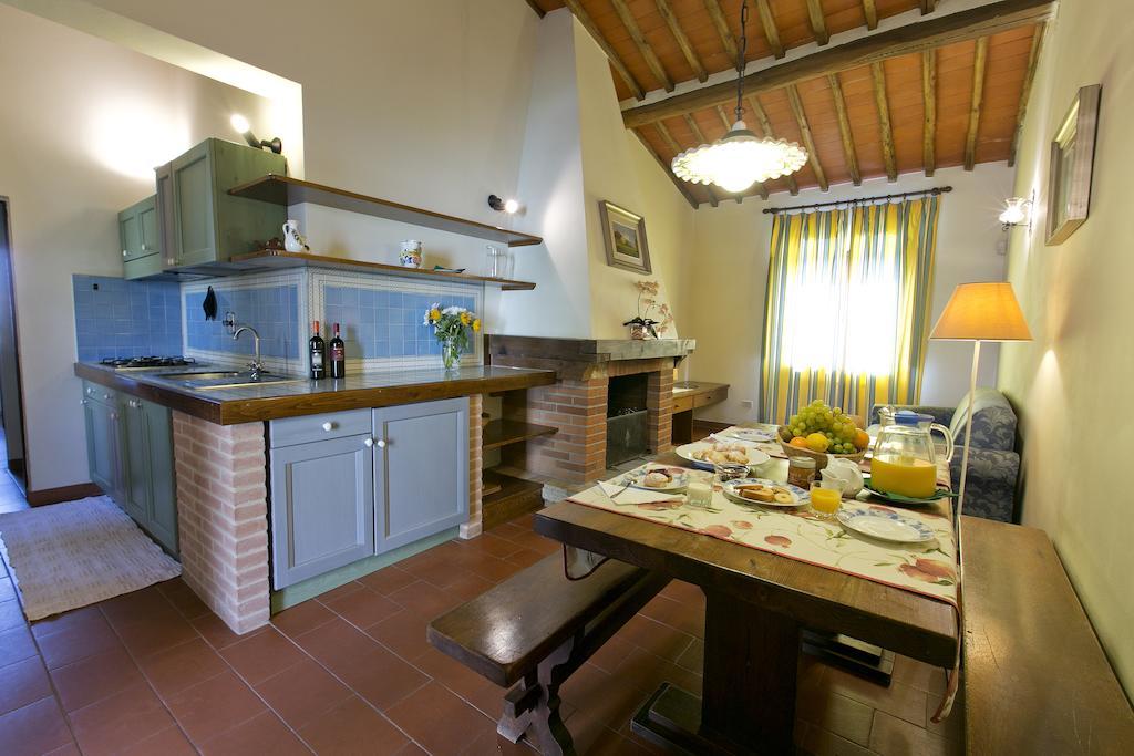 Agriturismo il Torrione Lecchi Camera foto